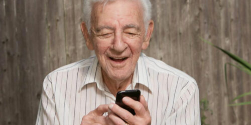 Choosing the right cell phone plan for seniors