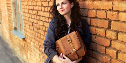 How to differentiate a real leather handbag from faux leather