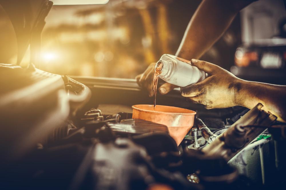 Synthetic Oil Change and How it Helps Improve the Car’s Engine
