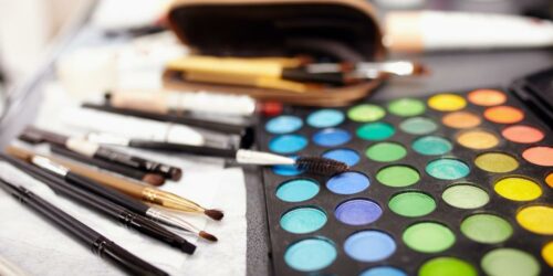 How to become a pro at doing natural looking makeup